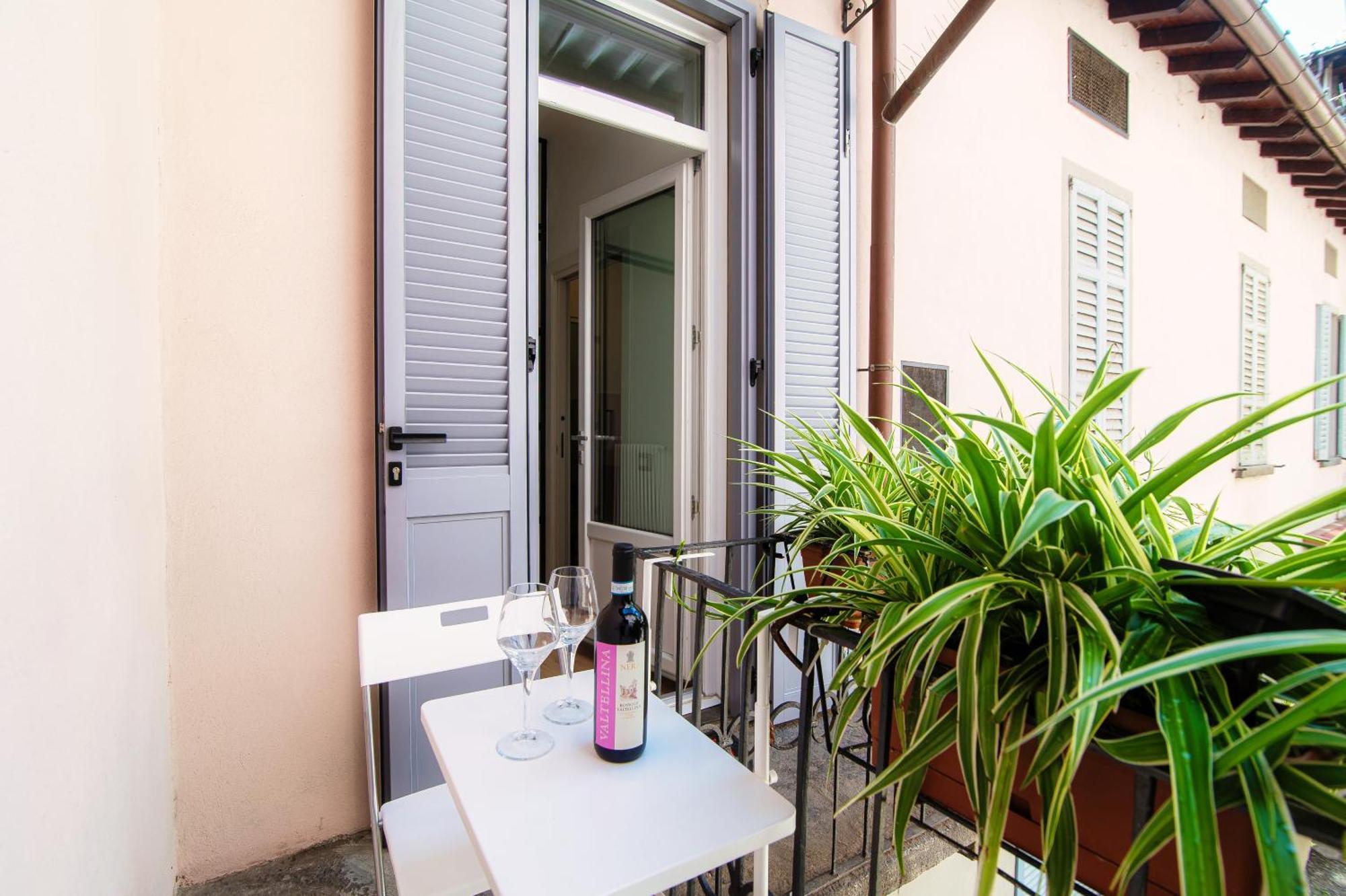 Casa Giulini - The House Of Travelers Apartman Como Kültér fotó