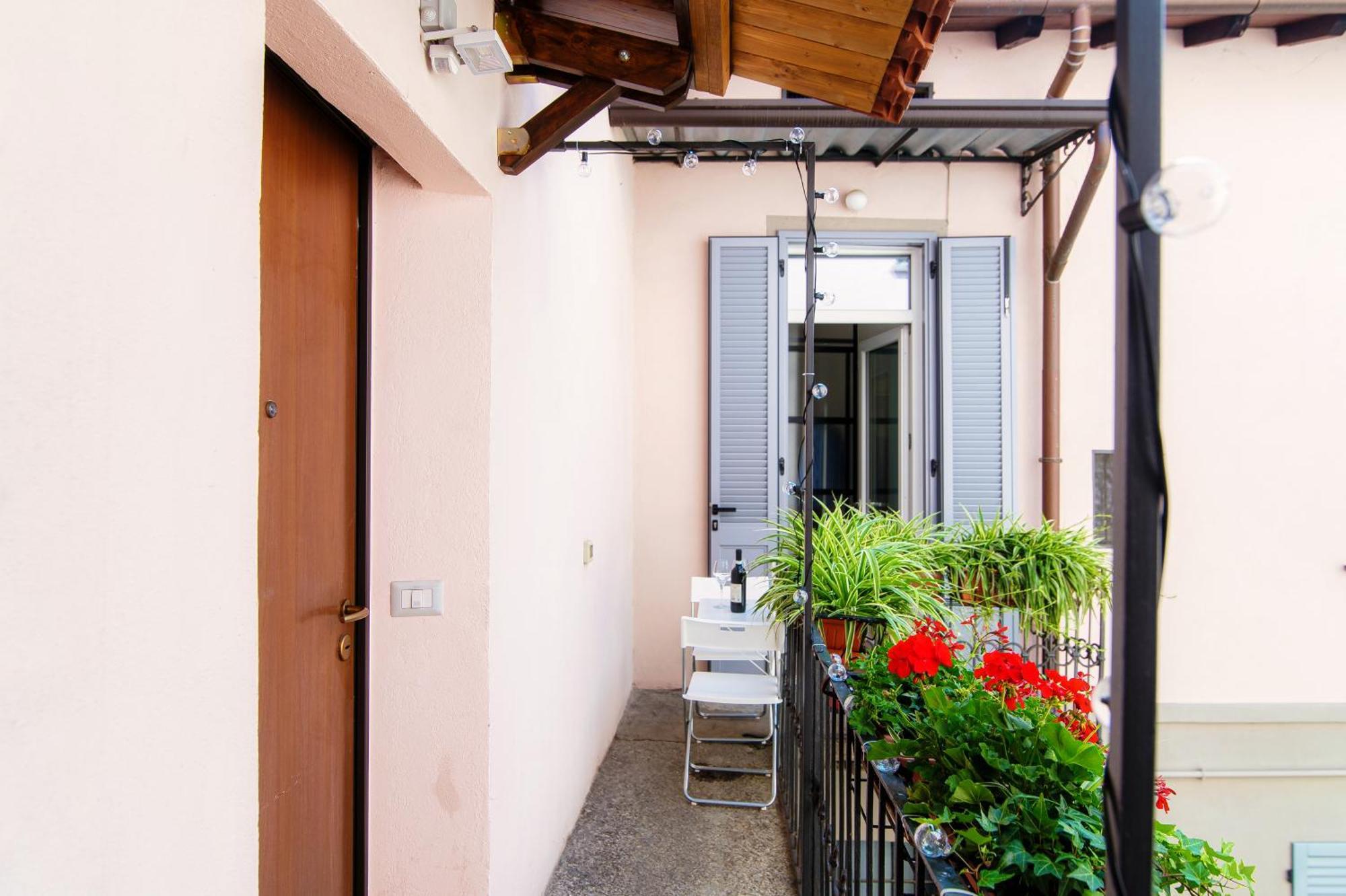 Casa Giulini - The House Of Travelers Apartman Como Kültér fotó